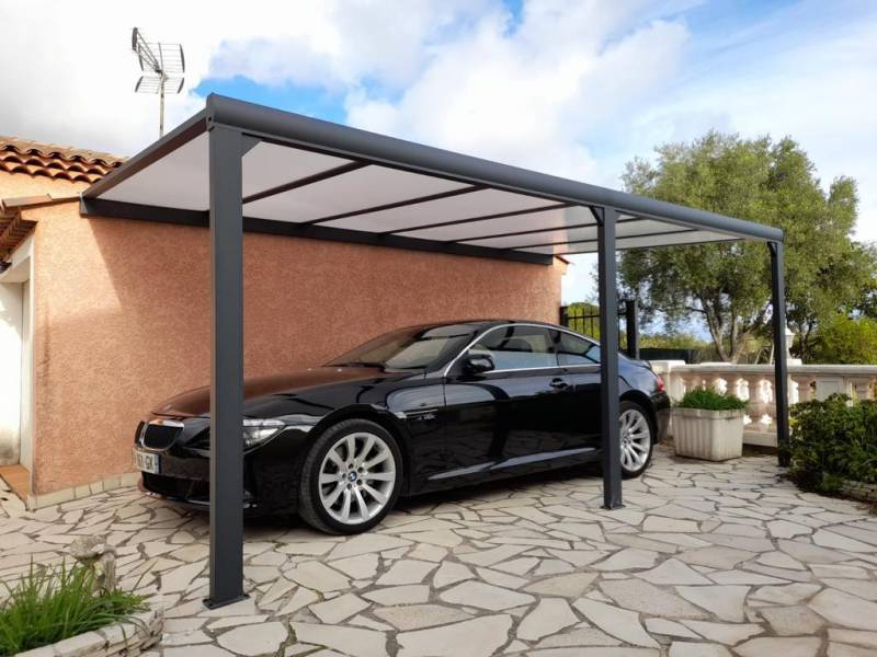 Carport aluminium adossé à Mougins par Homkia