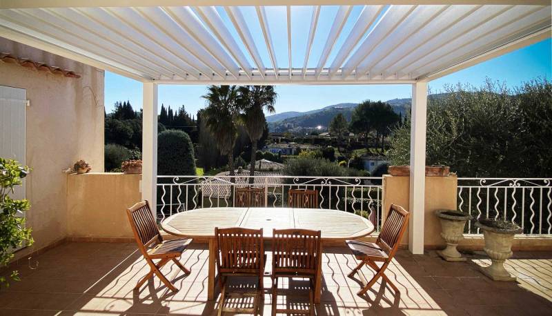 Rénovation Durable, installation de pergolas bioclimatique